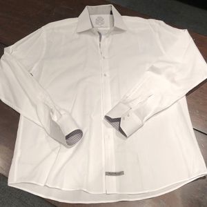 English Laundry Men’s XL white textured shirt.